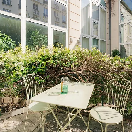 Veeve - Buttes Chaumont Maisonnette Paříž